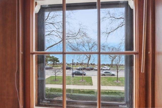Evanston, IL 60202,580 Sheridan SQ #2