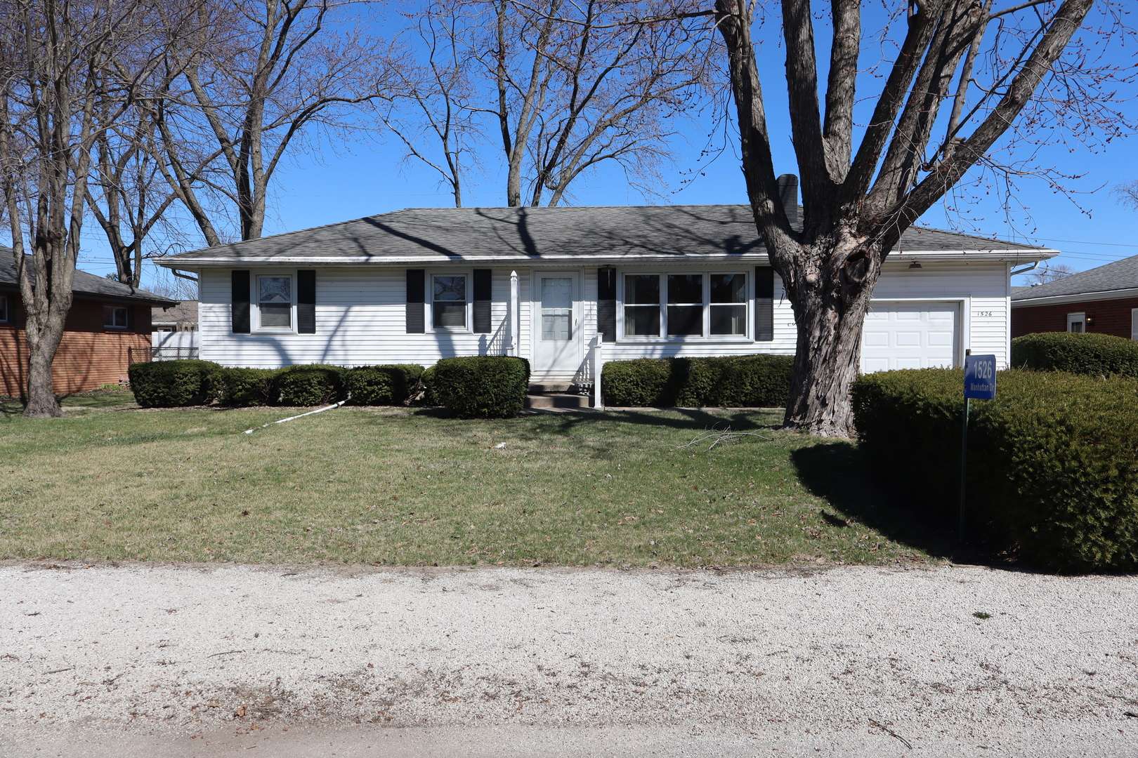 Streator, IL 61364,1526 Manhattan DR