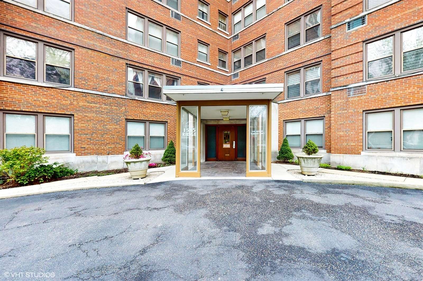 Evanston, IL 60201,1585 Ridge AVE #706