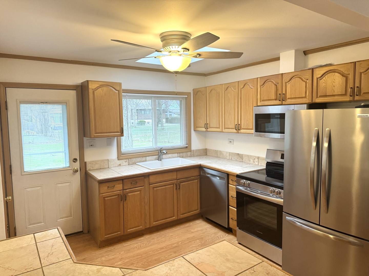 Northbrook, IL 60062,1024 Longaker RD