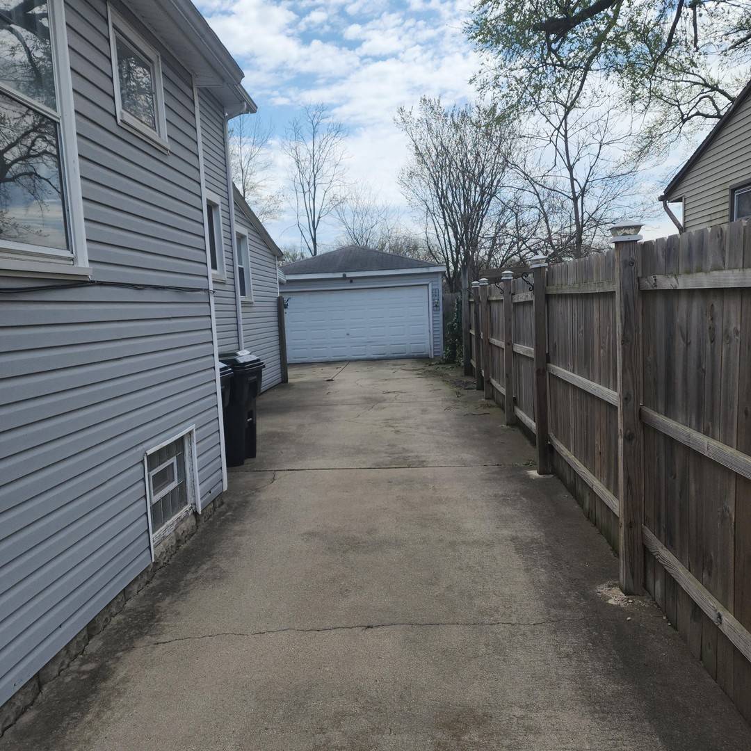 South Holland, IL 60473,14951 Riverside DR