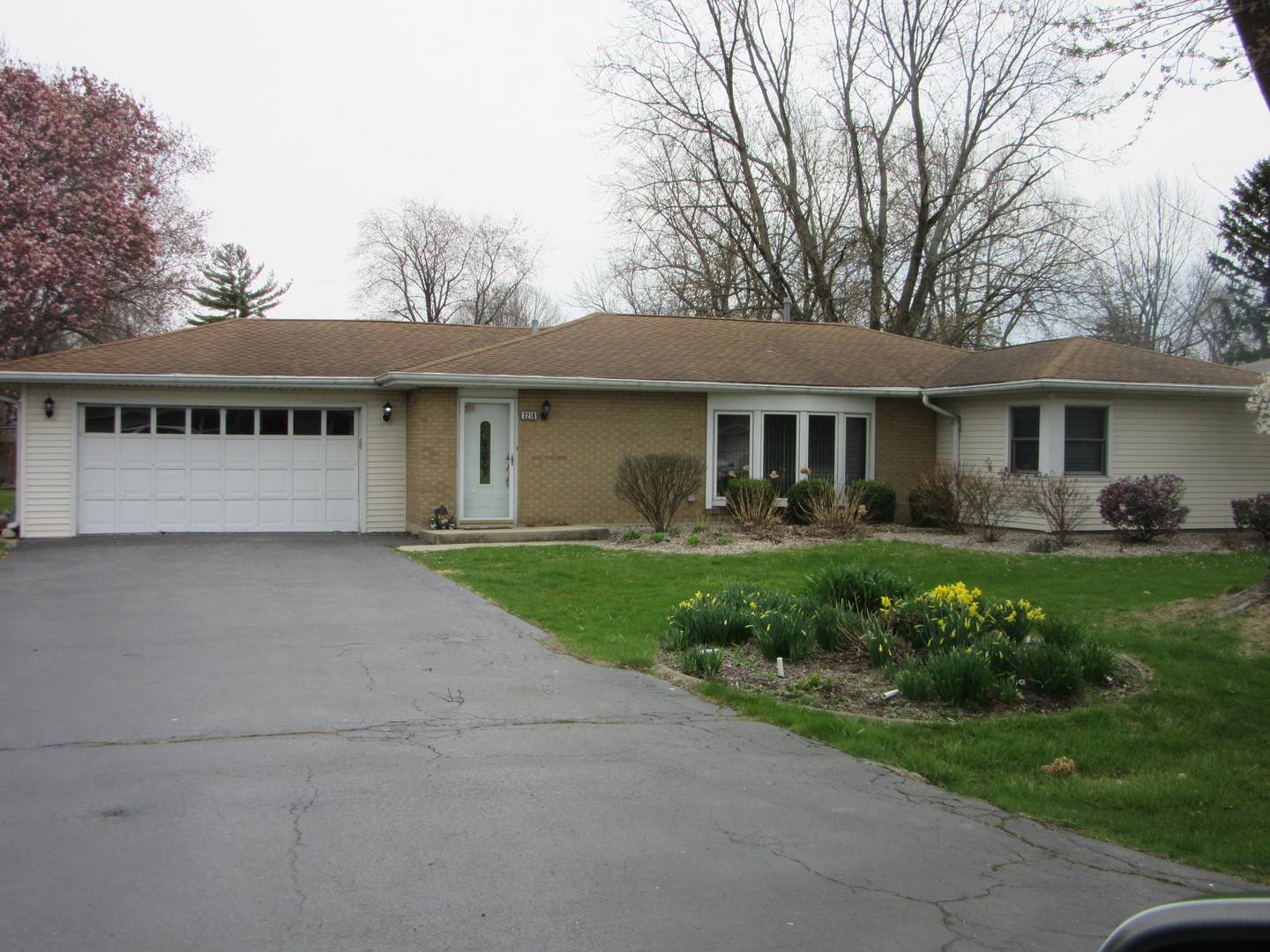 Joliet, IL 60435,3218 Pinecrest DR