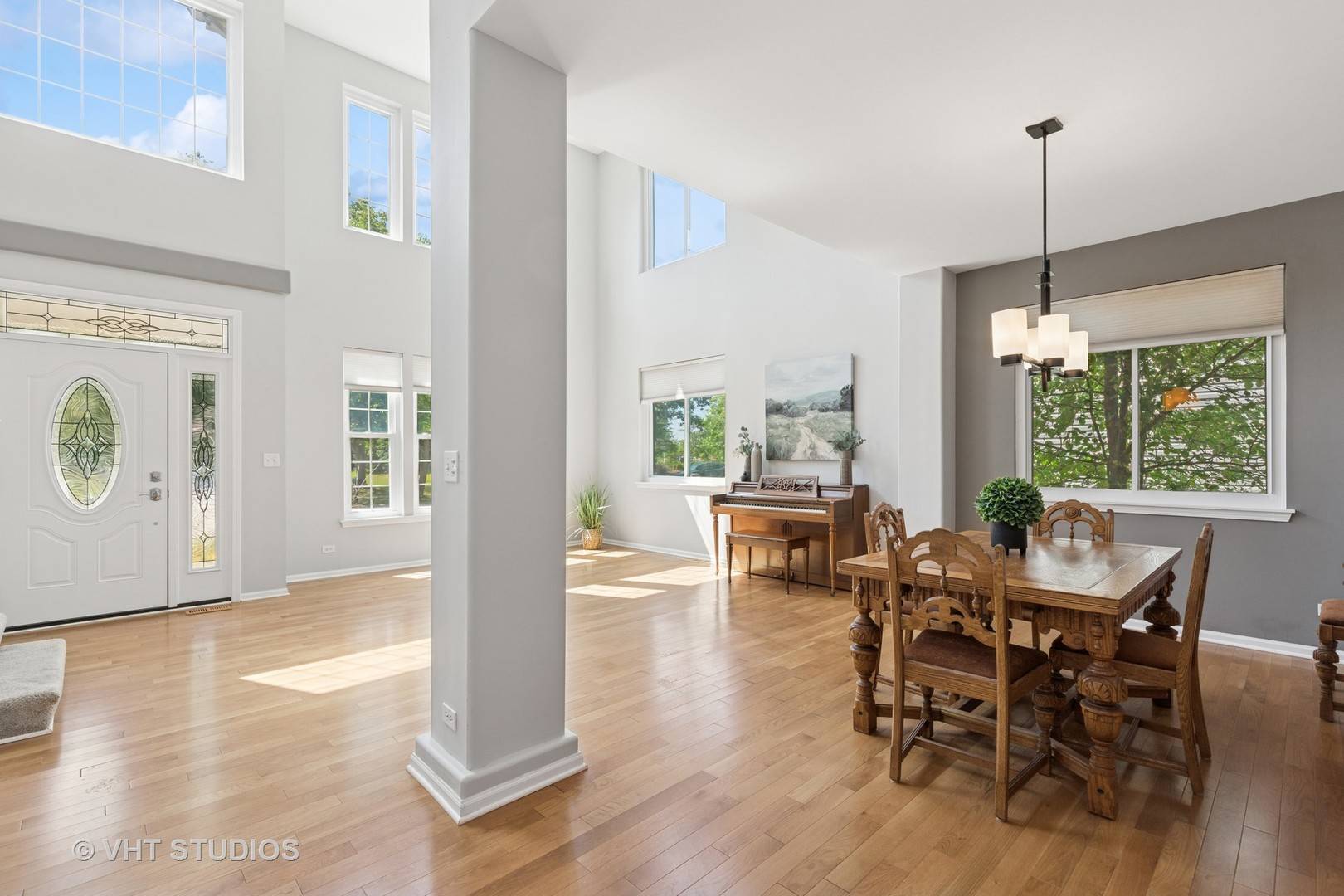 Gurnee, IL 60031,1635 Arlington LN