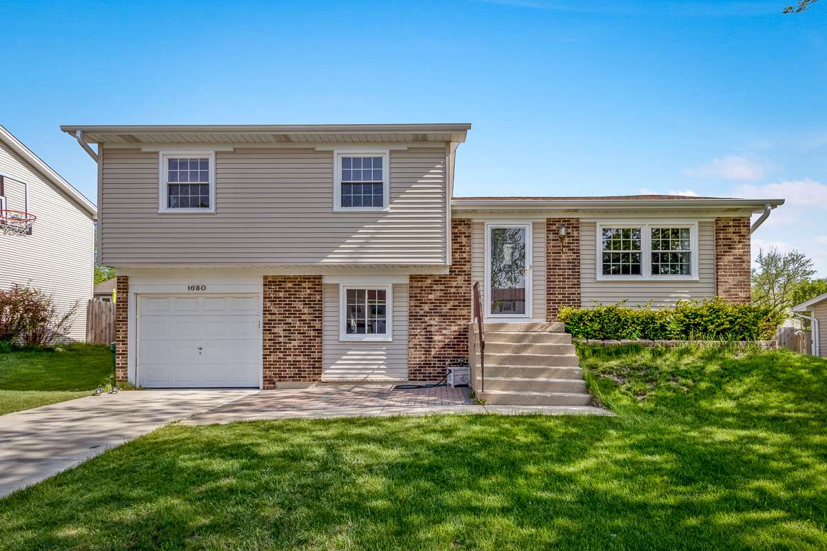 Hoffman Estates, IL 60192,1680 BICEK DR
