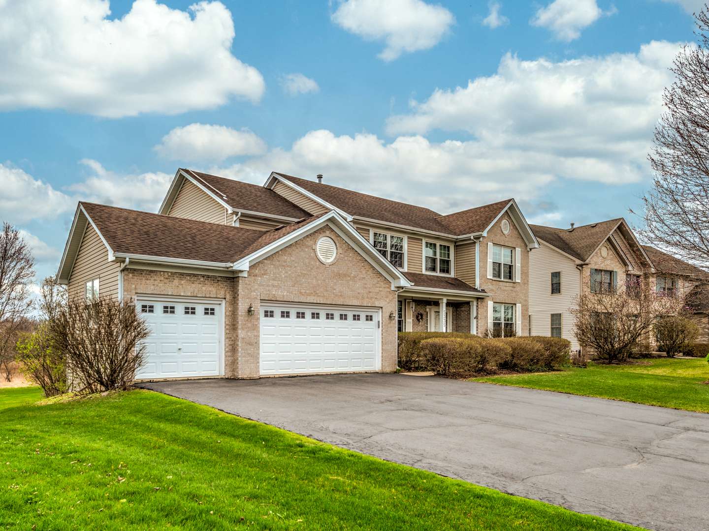 Hoffman Estates, IL 60192,5335 Fox Path LN