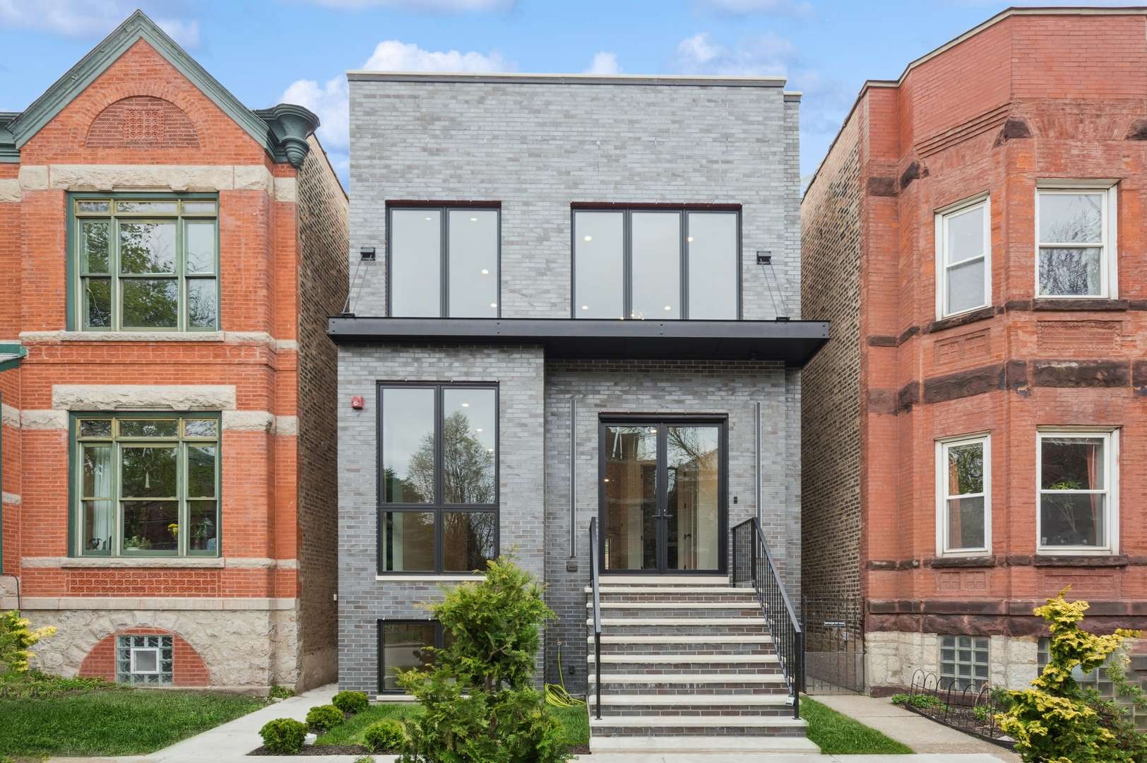 Chicago, IL 60612,2434 W Superior ST