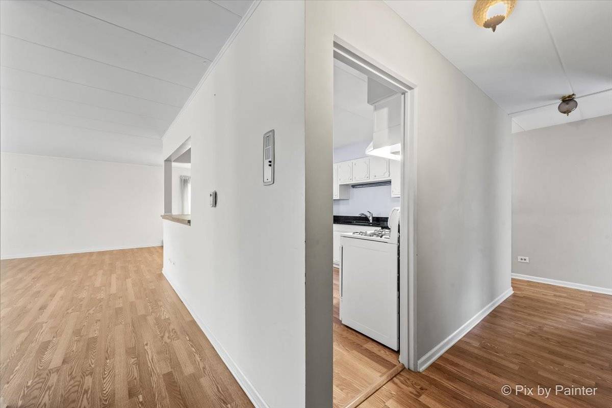 Oak Park, IL 60302,425 Home AVE #2H