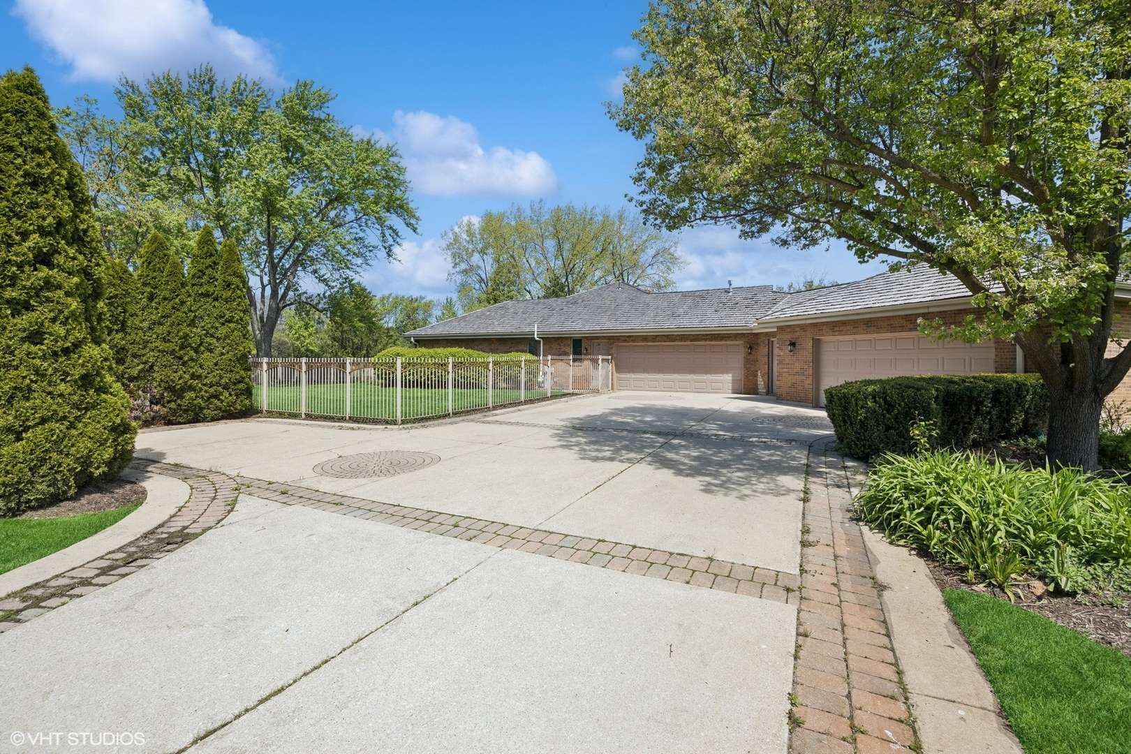 Burr Ridge, IL 60527,10S180 MADISON ST