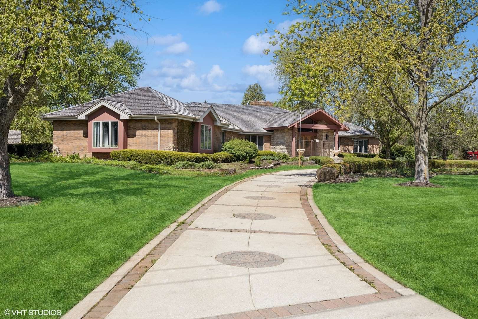 Burr Ridge, IL 60527,10S180 MADISON ST