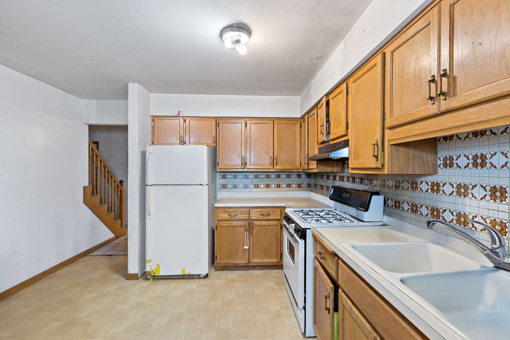 South Chicago Heights, IL 60411,3042 Helfred AVE