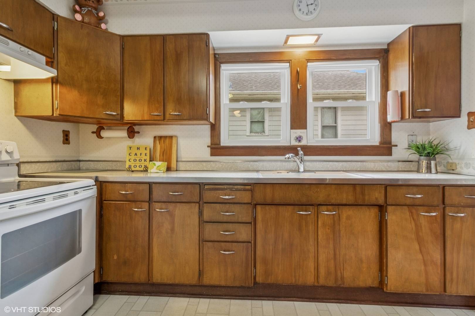 Dekalb, IL 60115,638 N 10th ST