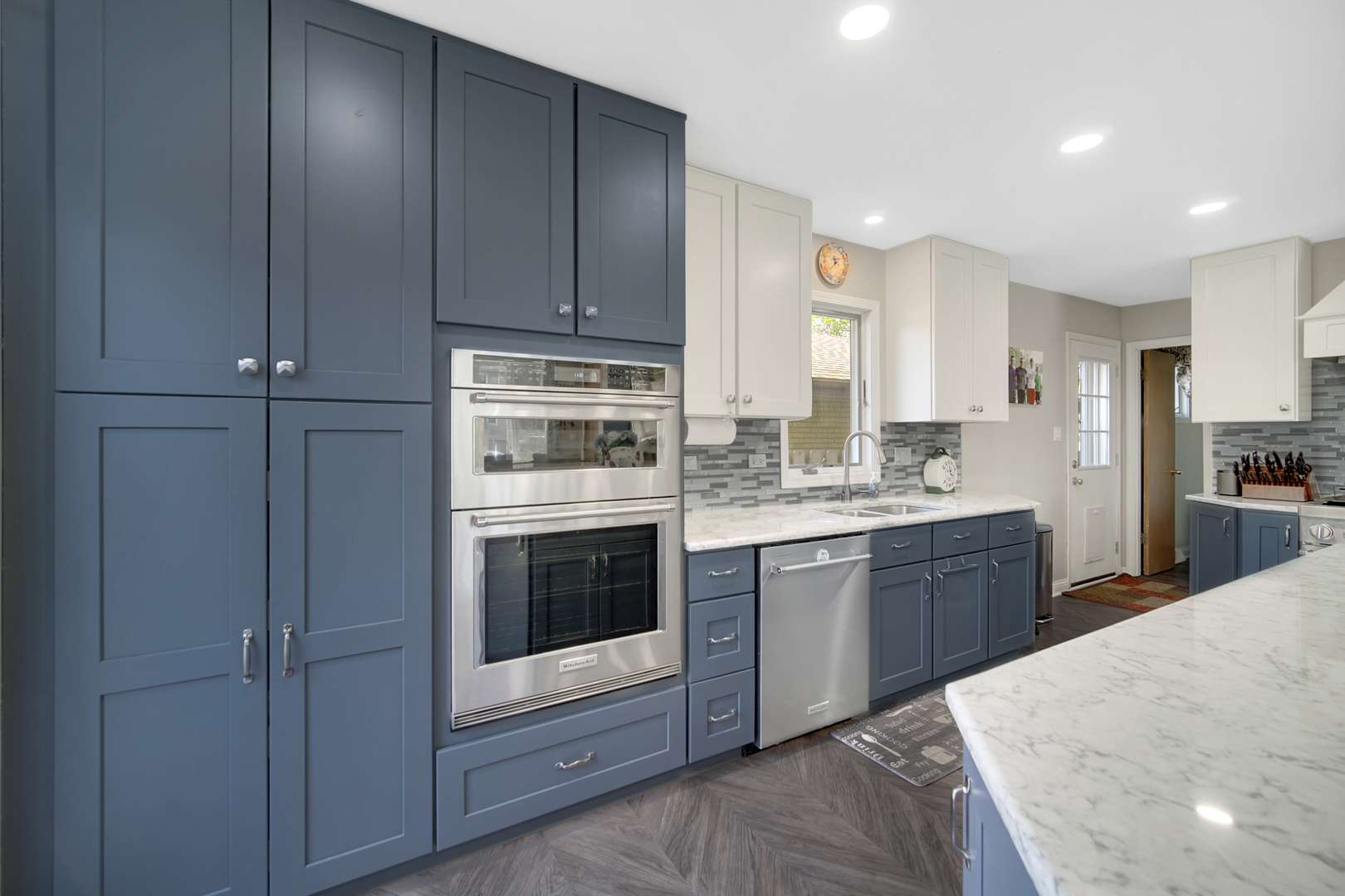 Des Plaines, IL 60016,410 Dorothy DR