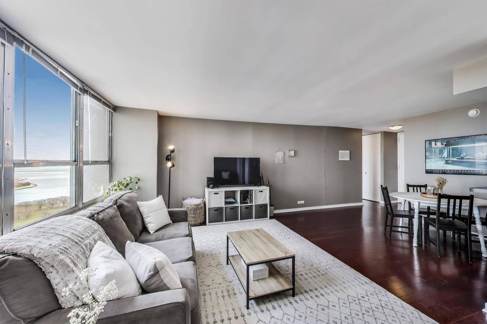 Chicago, IL 60613,655 W Irving Park RD #3008