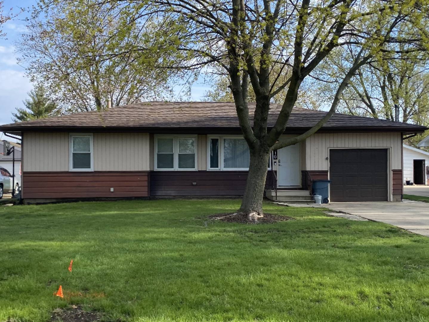 Streator, IL 61364,1410 Little Main ST