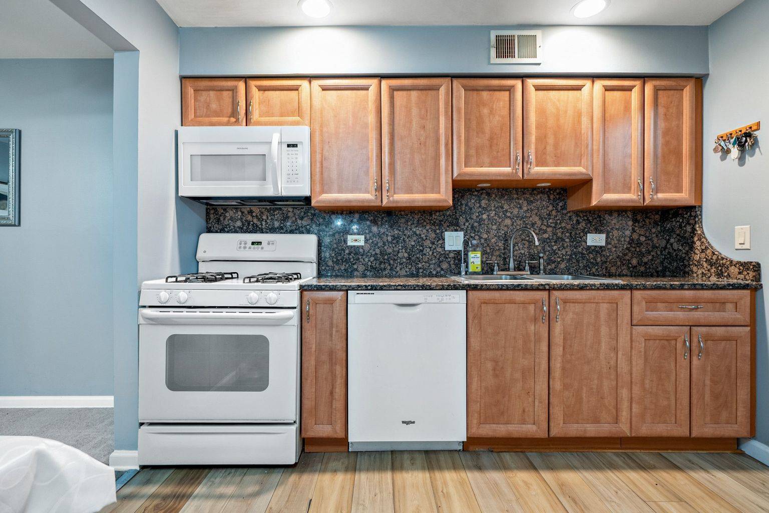 Rolling Meadows, IL 60008,5501 Carriageway DR #202A