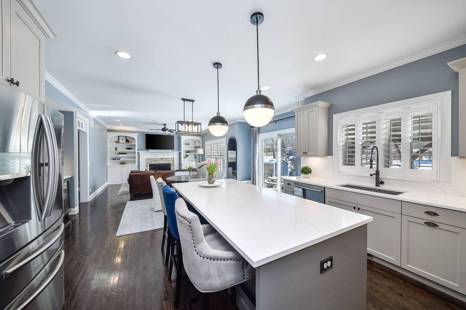 Wheaton, IL 60187,722 Bridle LN