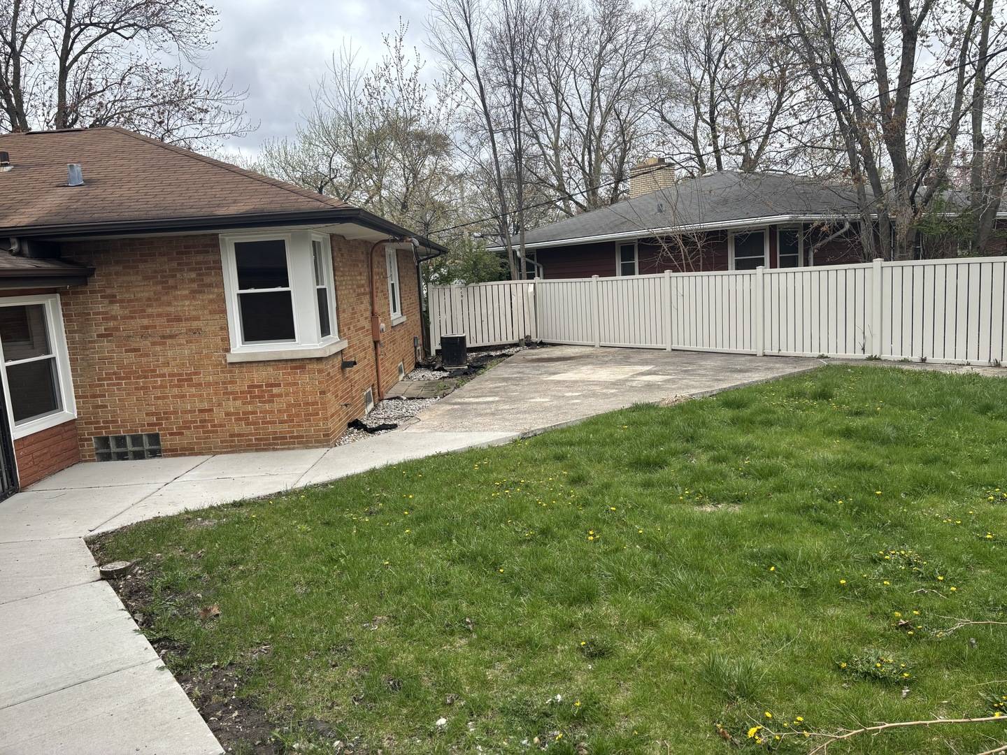 South Holland, IL 60473,16083 School ST