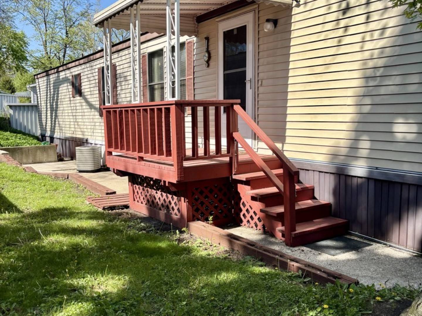 Hodgkins, IL 60525,6801 S LaGrange RD #D16