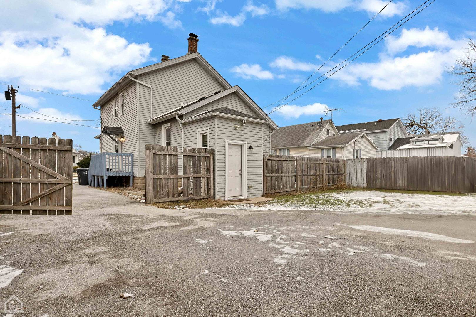 South Holland, IL 60473,427 E 161st PL