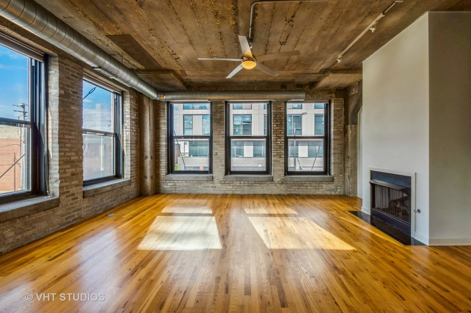 Chicago, IL 60608,1150 W 15th ST #240