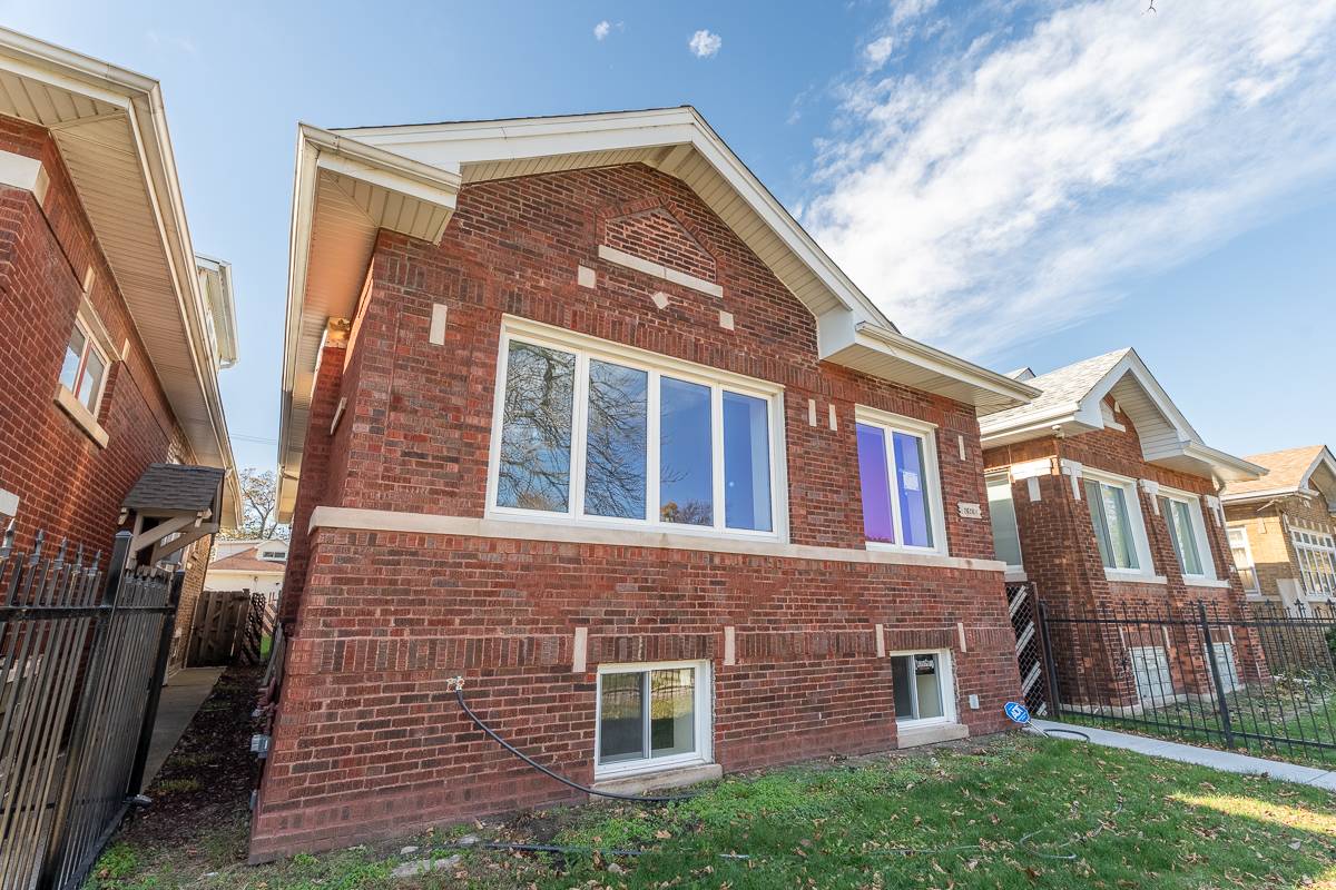 Chicago, IL 60649,7624 S Paxton AVE