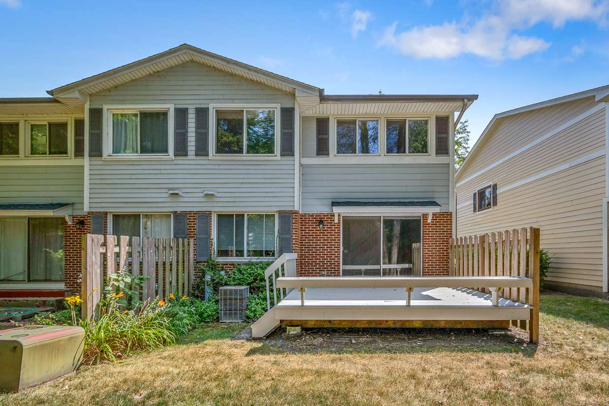 Deerfield, IL 60015,834 Swallow ST