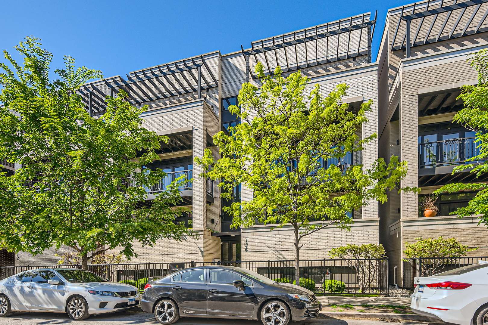 Chicago, IL 60642,1350 W WALTON ST #1W