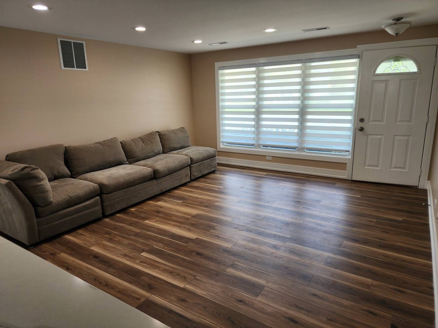 Schaumburg, IL 60193,700 Brewster LN