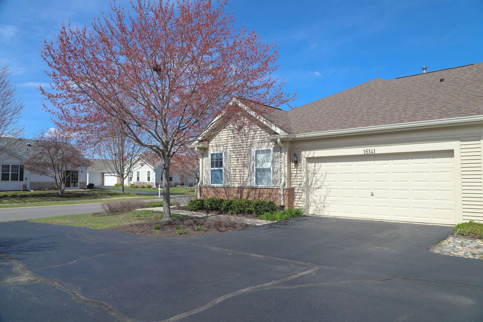 Crest Hill, IL 60403,16141 Powderhorn Lake WAY