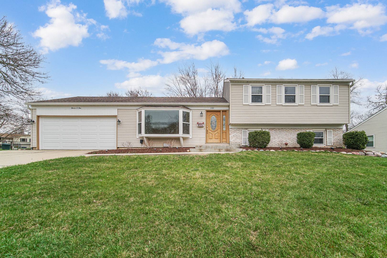 Schaumburg, IL 60194,1101 Roslyn LN