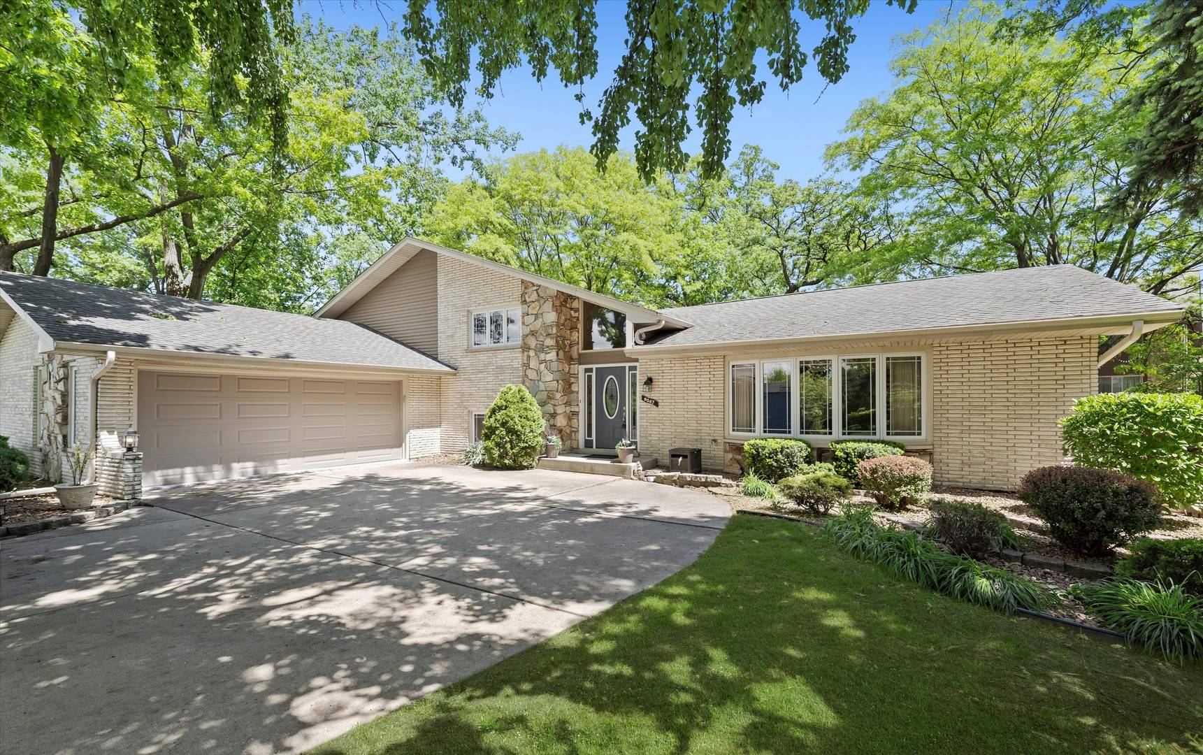 Palos Hills, IL 60465,9047 W Oak Crest CT