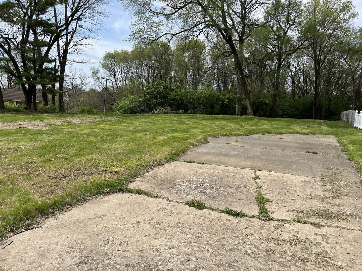 East Peoria, IL 61611,122 DONALD CT