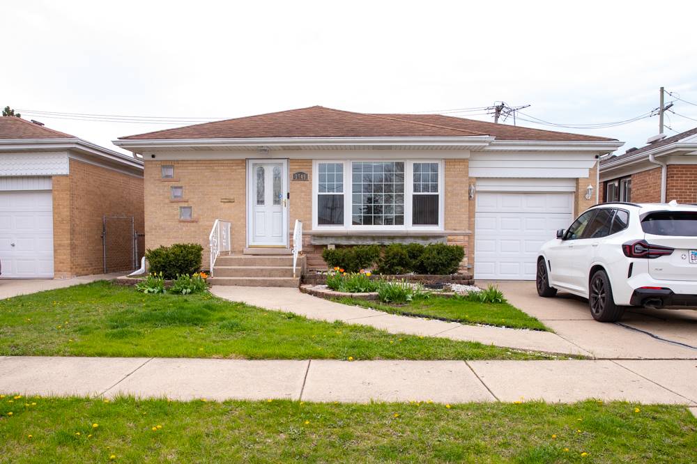 Harwood Heights, IL 60706,7549 W Gunnison ST