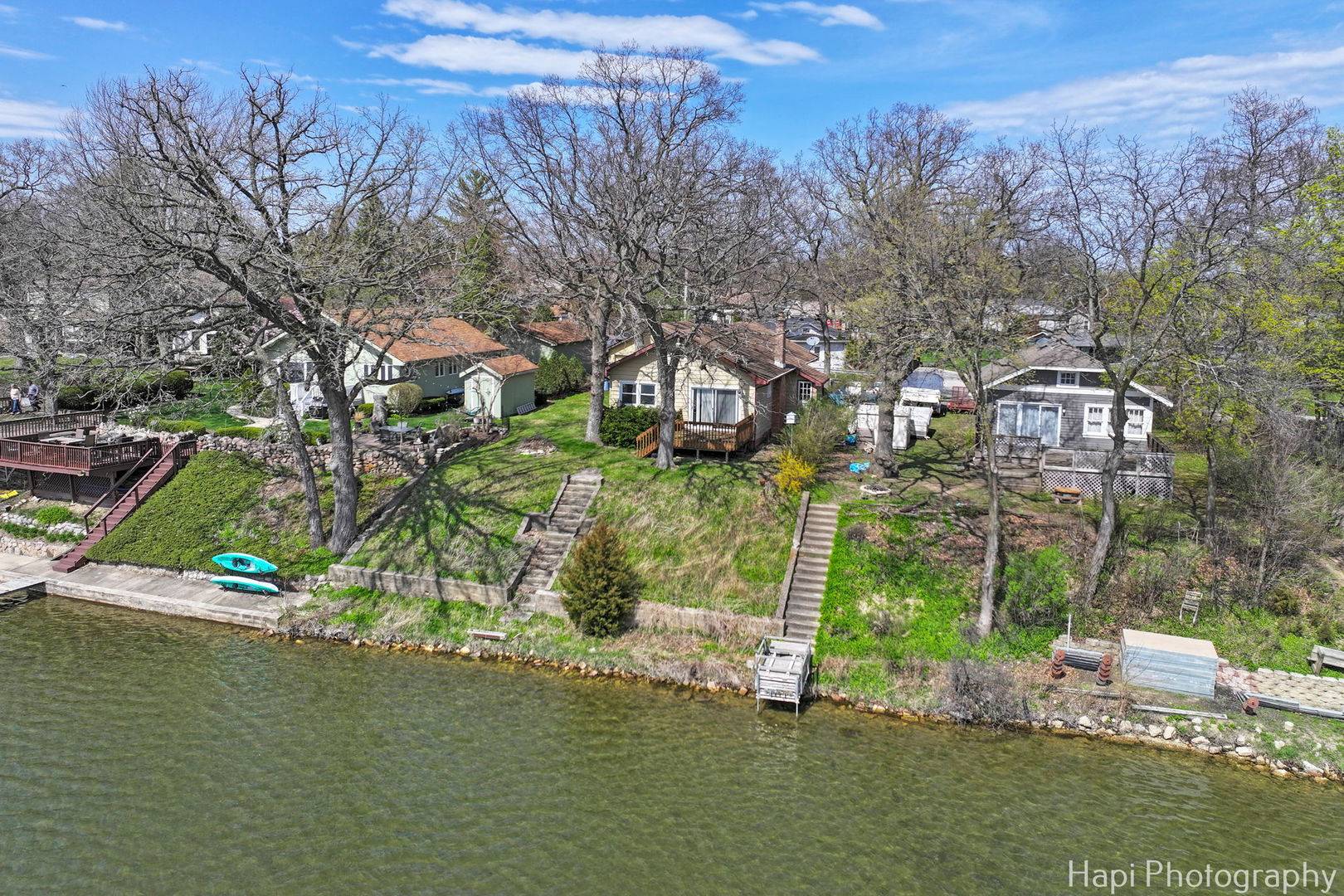 Grayslake, IL 60030,33566 N Lake Shore DR