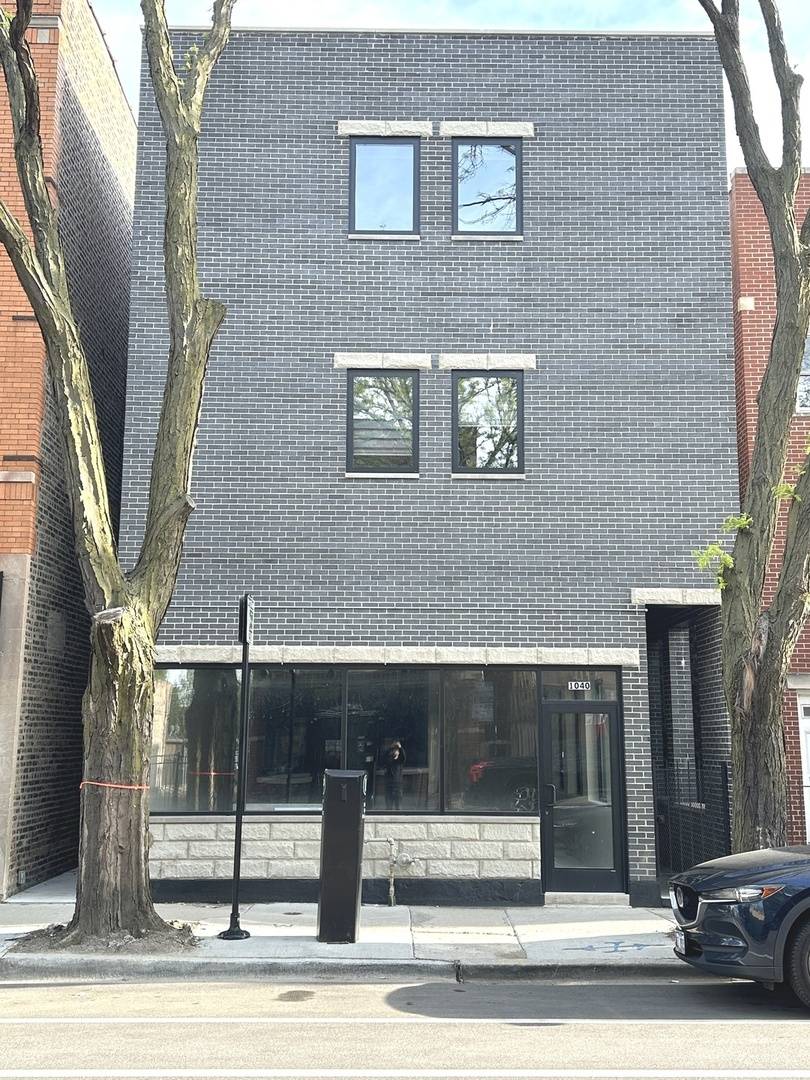 Chicago, IL 60607,1040 W Taylor ST