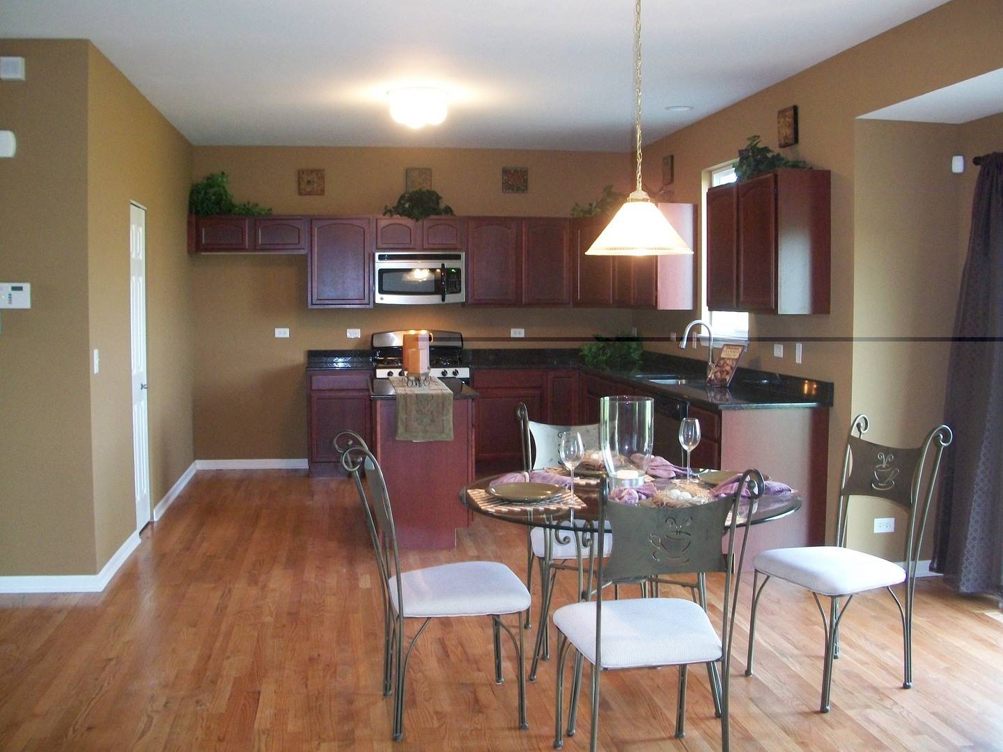 Manteno, IL 60950,933 WILLOW RD