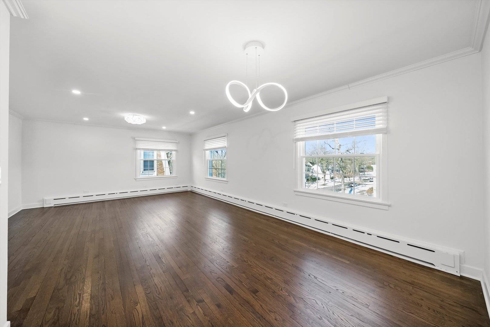 Evanston, IL 60201,2228 Central ST #3