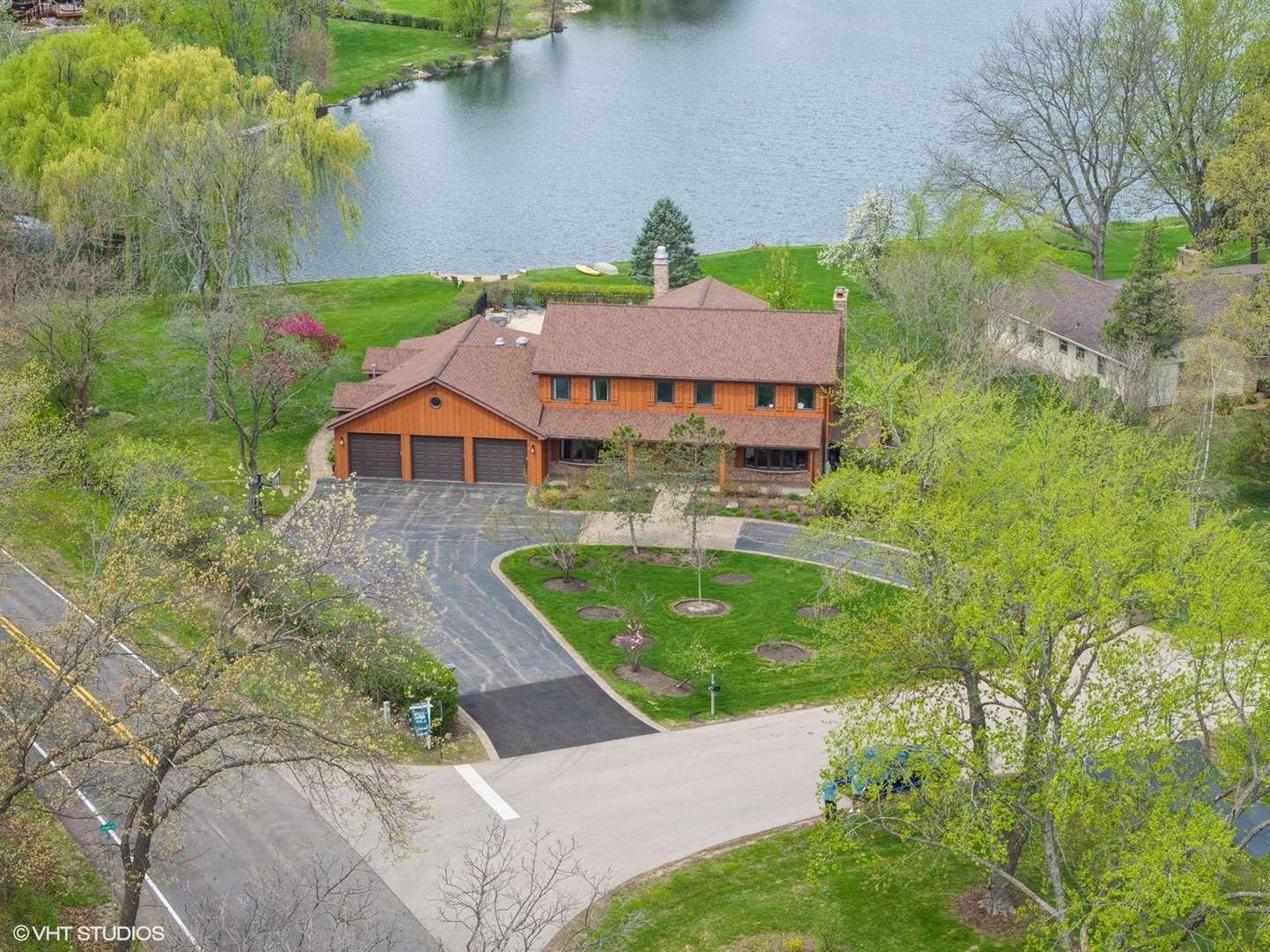 Barrington, IL 60010,202 E Hillside RD