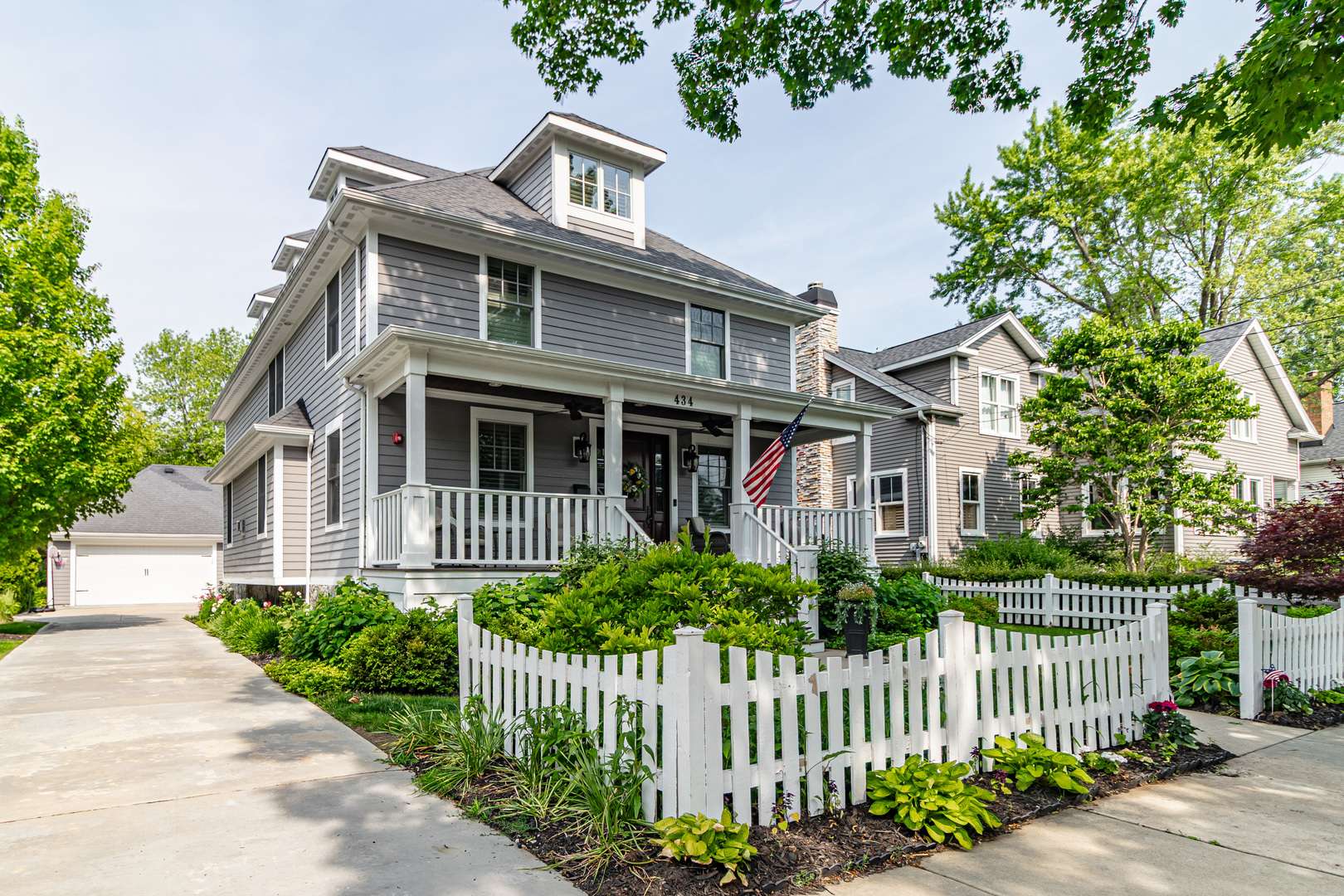 Barrington, IL 60010,434 North AVE