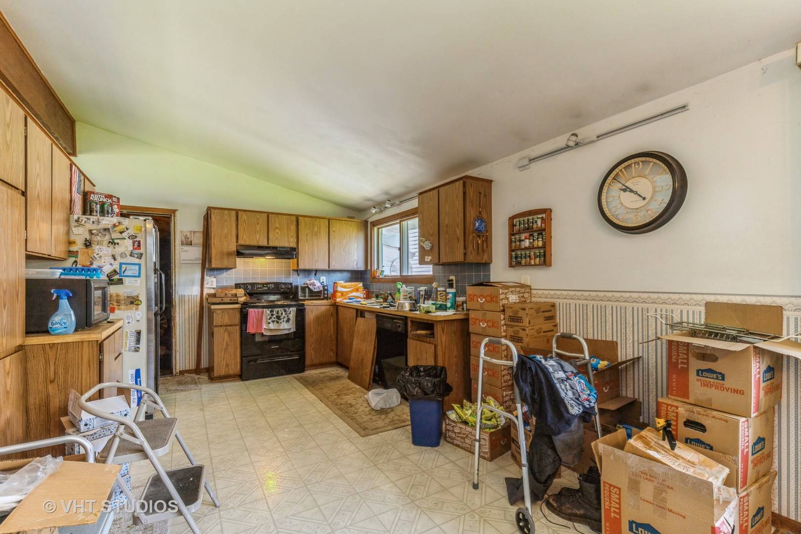 Lake Bluff, IL 60044,907 W North AVE