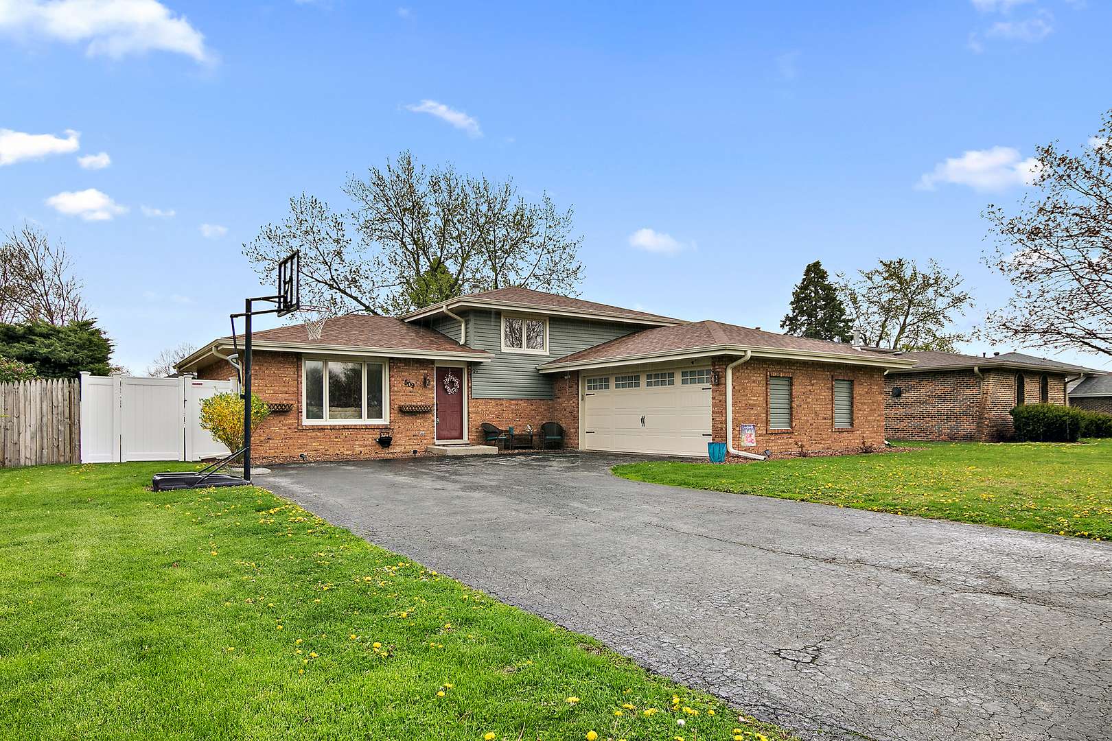 Peotone, IL 60468,509 Manor DR