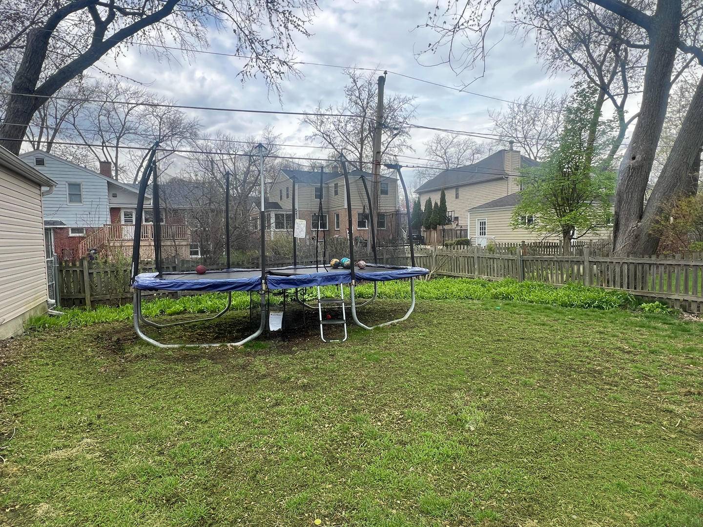 Deerfield, IL 60015,912 Warrington RD