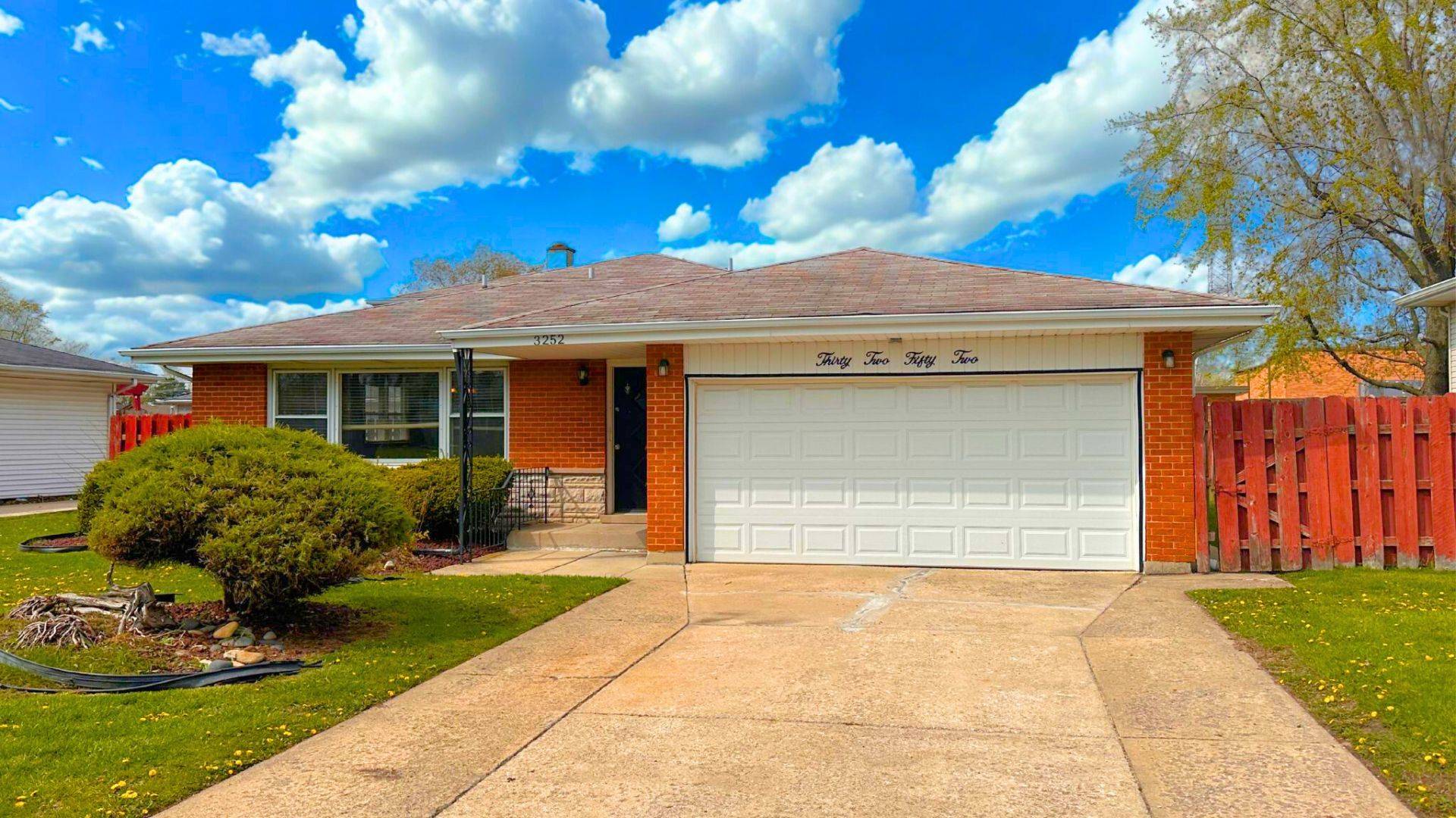 Lansing, IL 60438,3252 191st ST