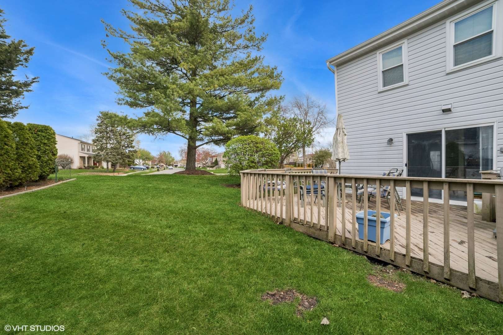 Roselle, IL 60172,1210 Churchill DR