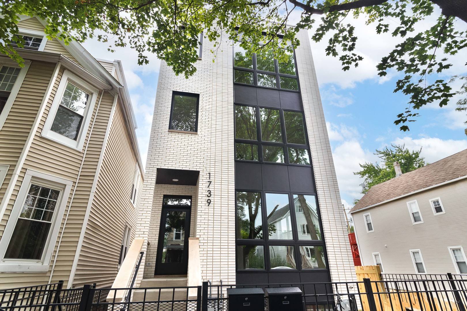 Chicago, IL 60647,1739 N Whipple ST #1