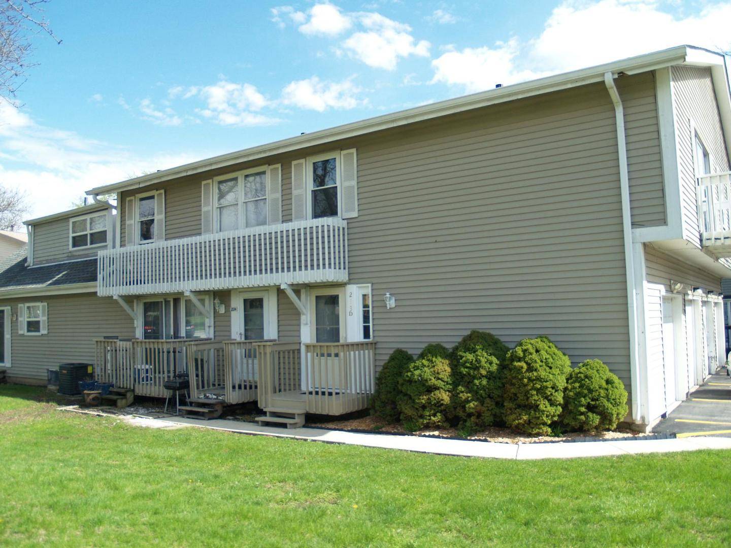 Bolingbrook, IL 60440,213 Hudson CT #D