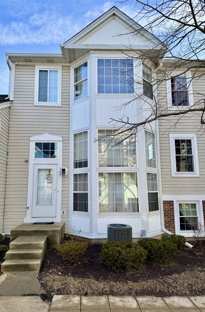 North Aurora, IL 60542,307 Hidden Creek LN #1