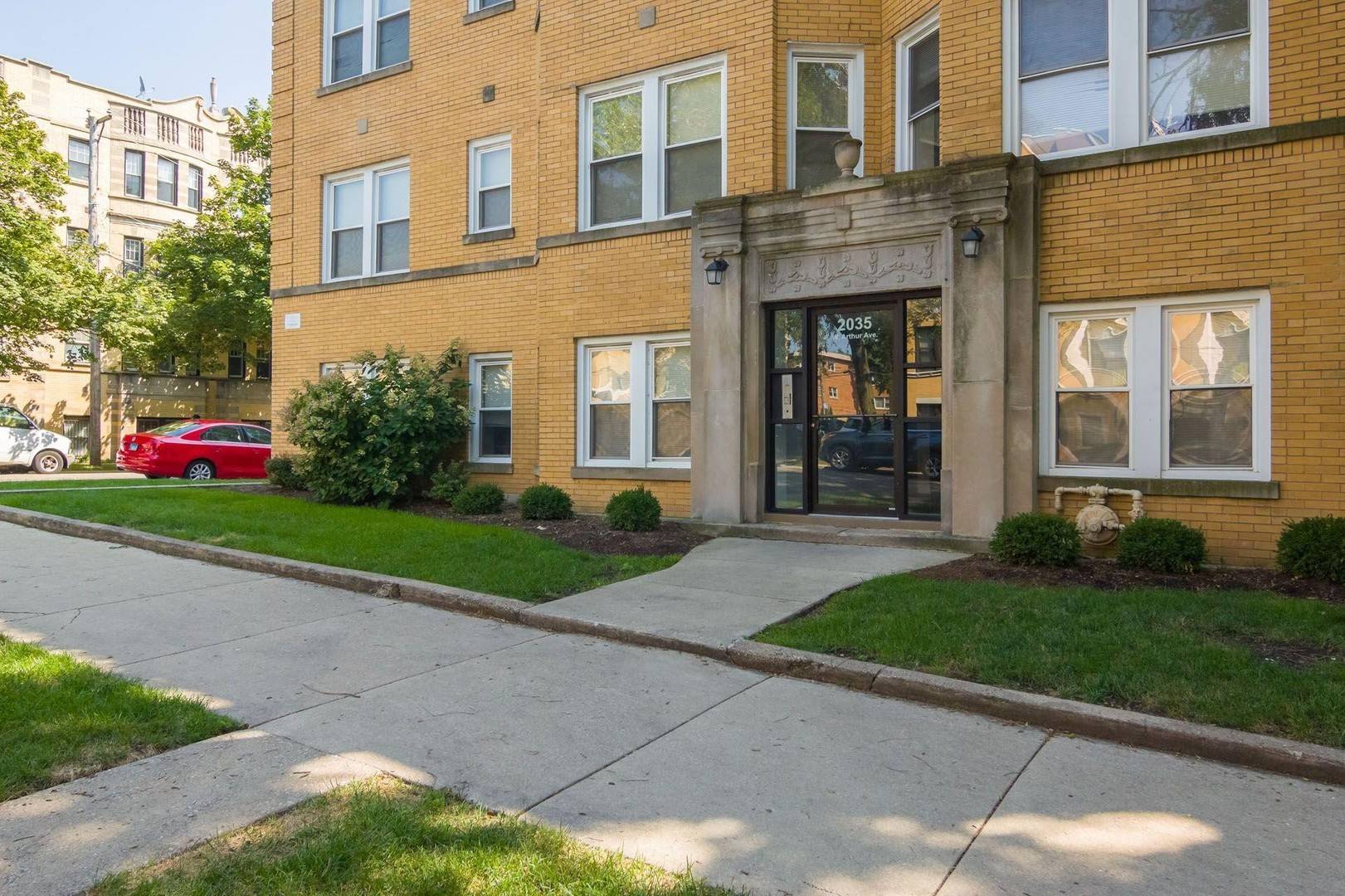 Chicago, IL 60645,2035 W Arthur AVE #3E