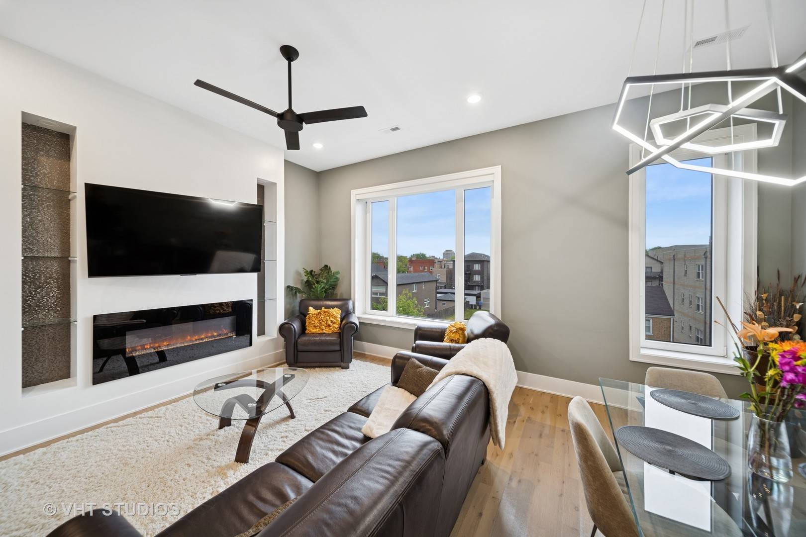 Chicago, IL 60615,4816 S St. Lawrence AVE #302