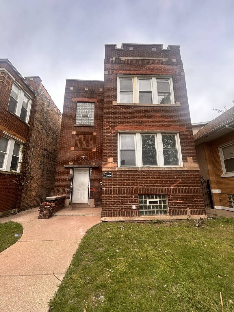 Chicago, IL 60620,7646 S May ST